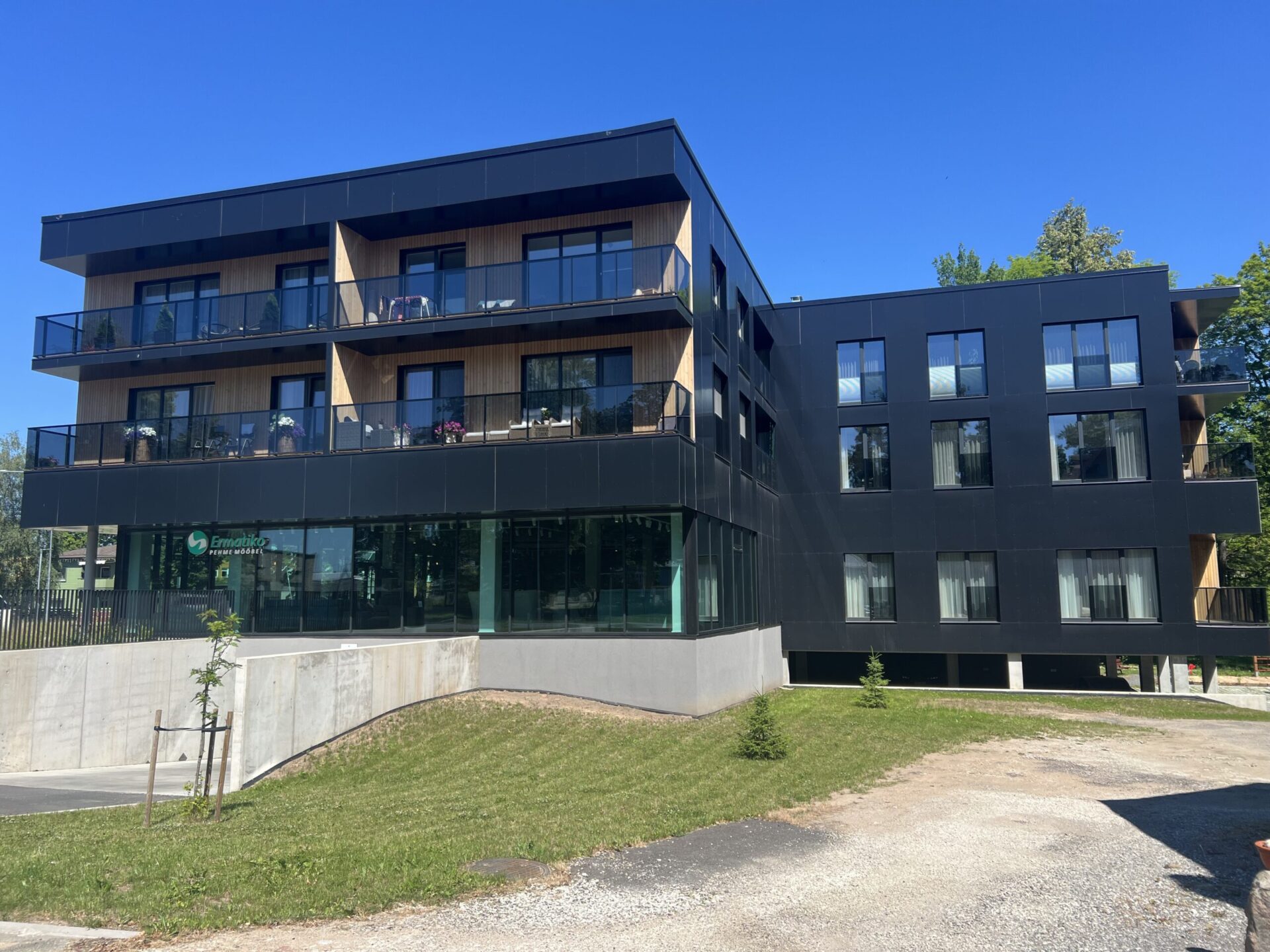 kortermaja puitaknad